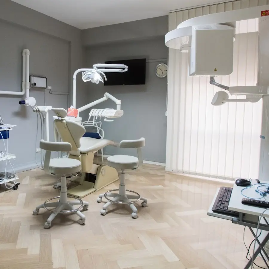 Studio Dentistico Lombardo - Via Carducci, 6 Palermo