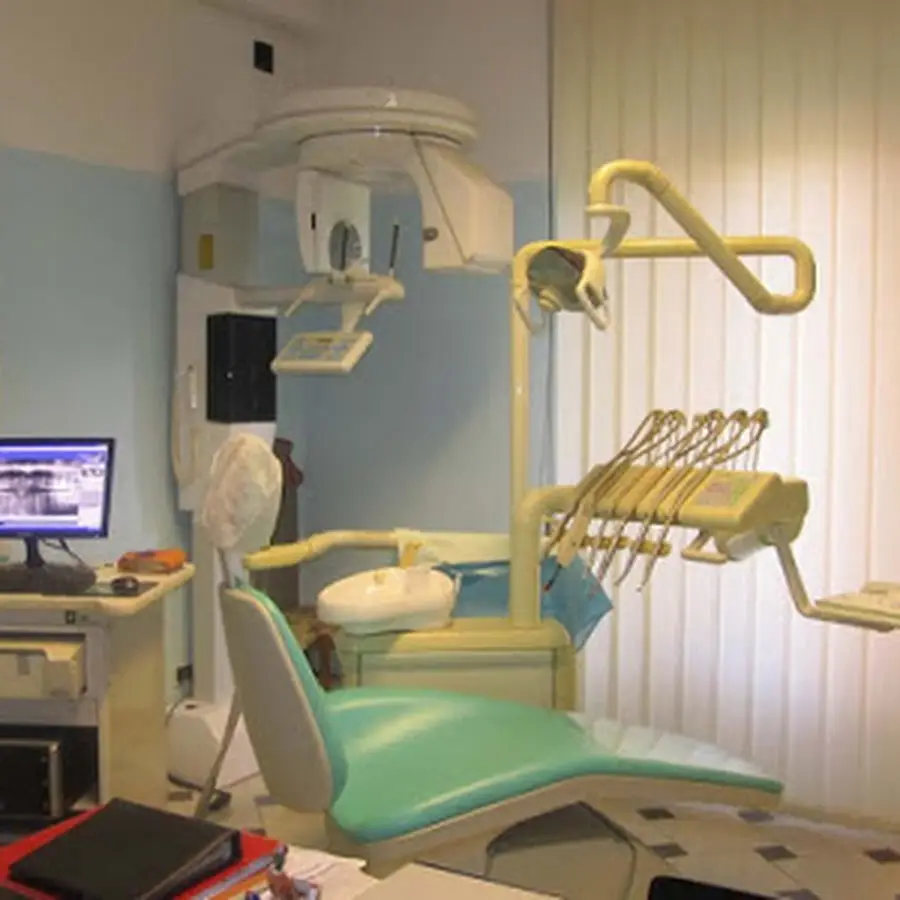 Studio Dentistico 24 Ore M. Gassem Farhangh - Dentista Milano