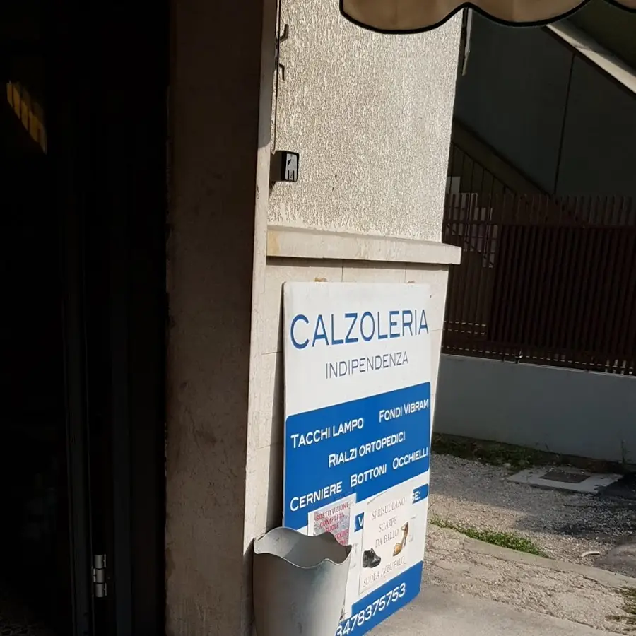 Calzoleria: Assistenza e Riparazioni Scarpe, Borse e valigie tutte le marche