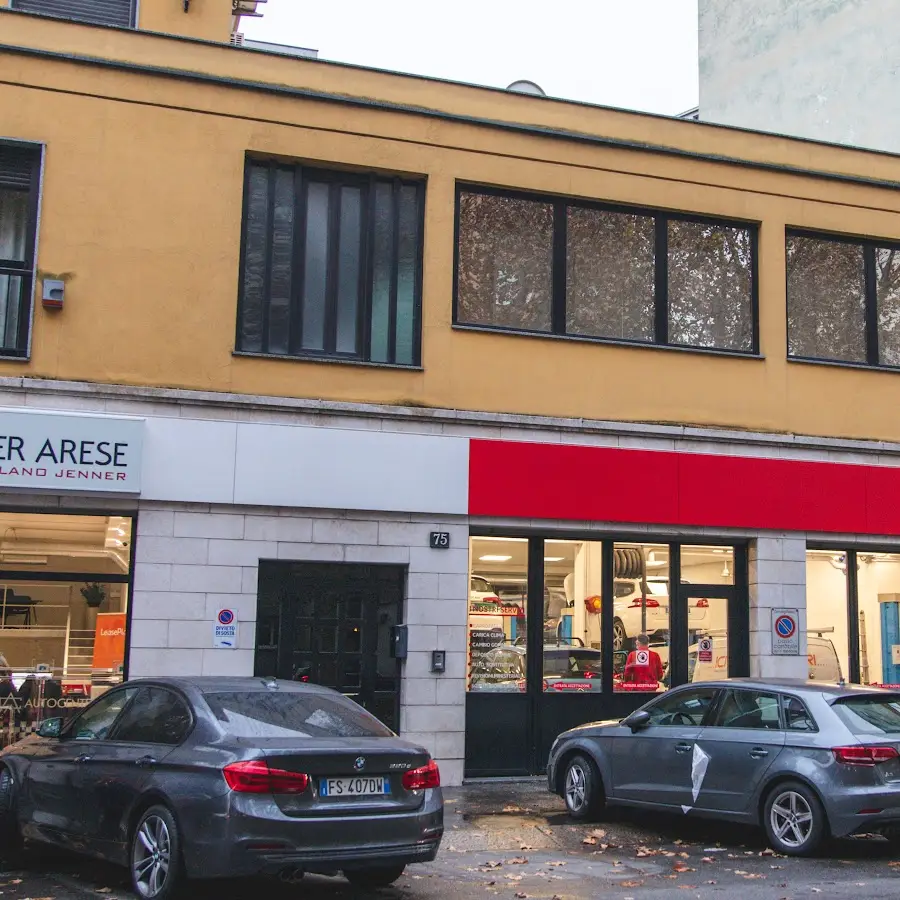 Autocenter Arese Milano Jenner