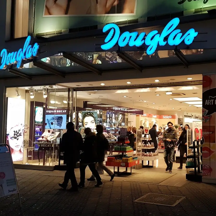 Douglas Nürnberg Karolinerstraße