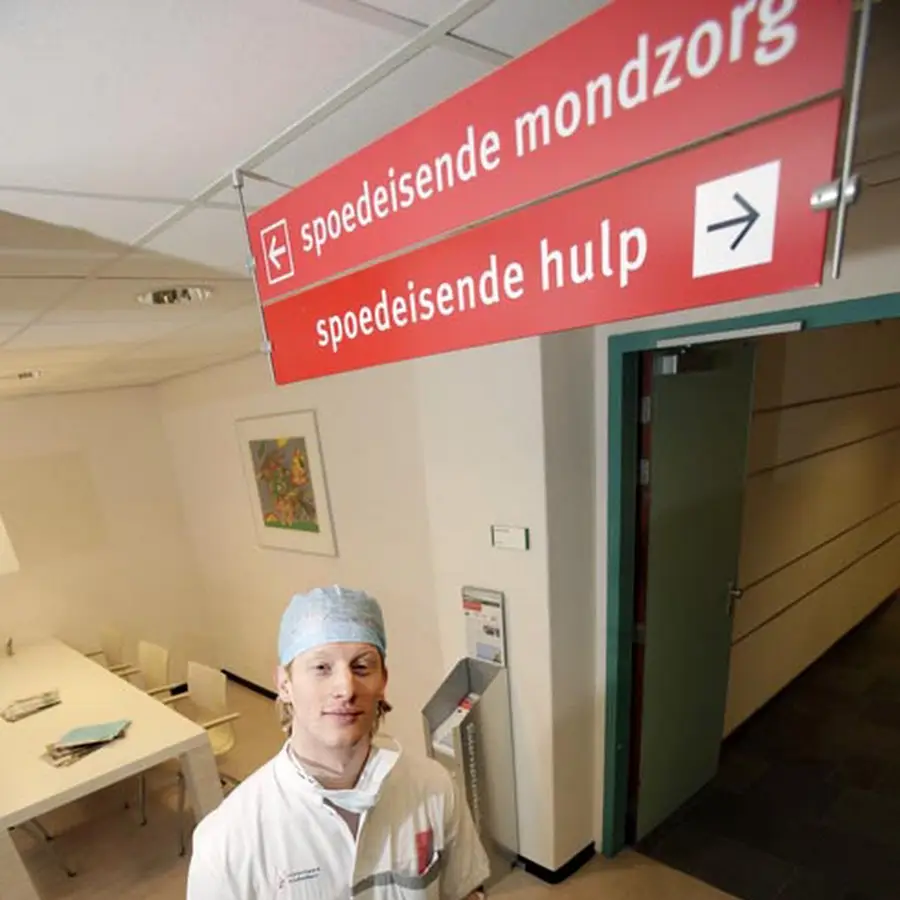 Mondzorg Poli - Spoed Tandarts Amsterdam