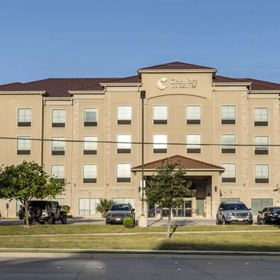 Comfort Inn &amp; Suites Fort Worth - Fossil Creek