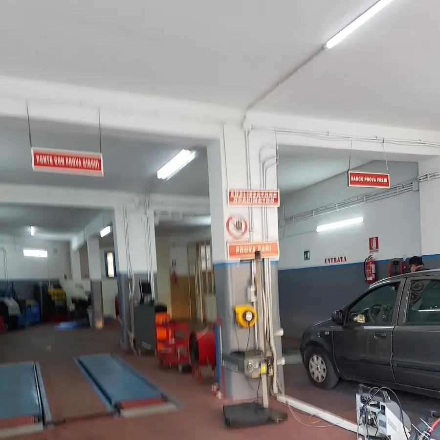 C. R. L. Revisione auto officina meccatronica montaggio Gpl metano sostituzione gancio traino