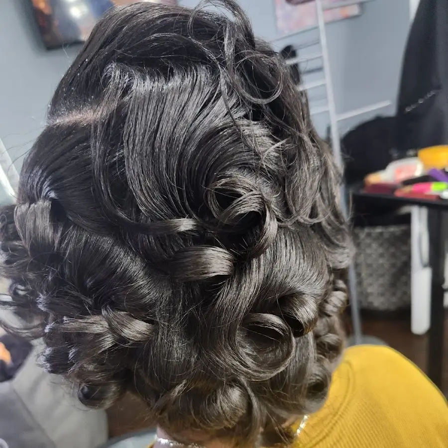 Style tHAIRapy Hair Studio