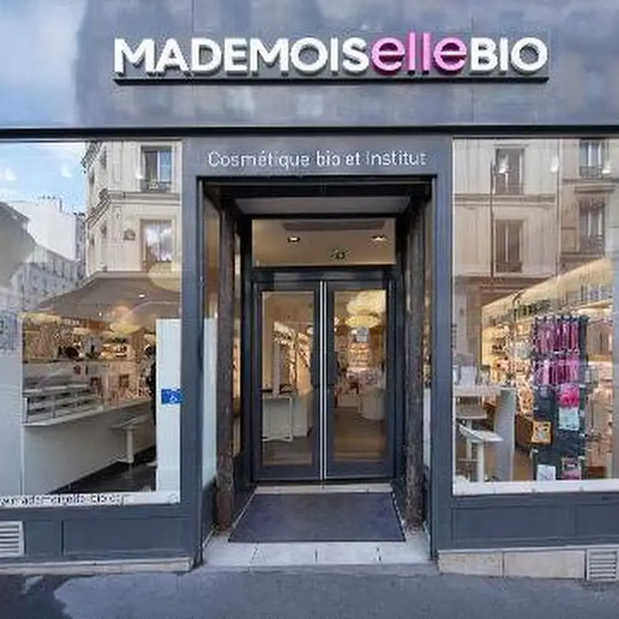 Mademoiselle bio