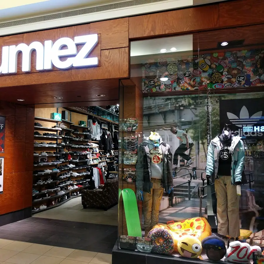 Zumiez