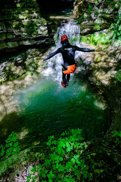 Canyoning White and Blue Mountain Guides