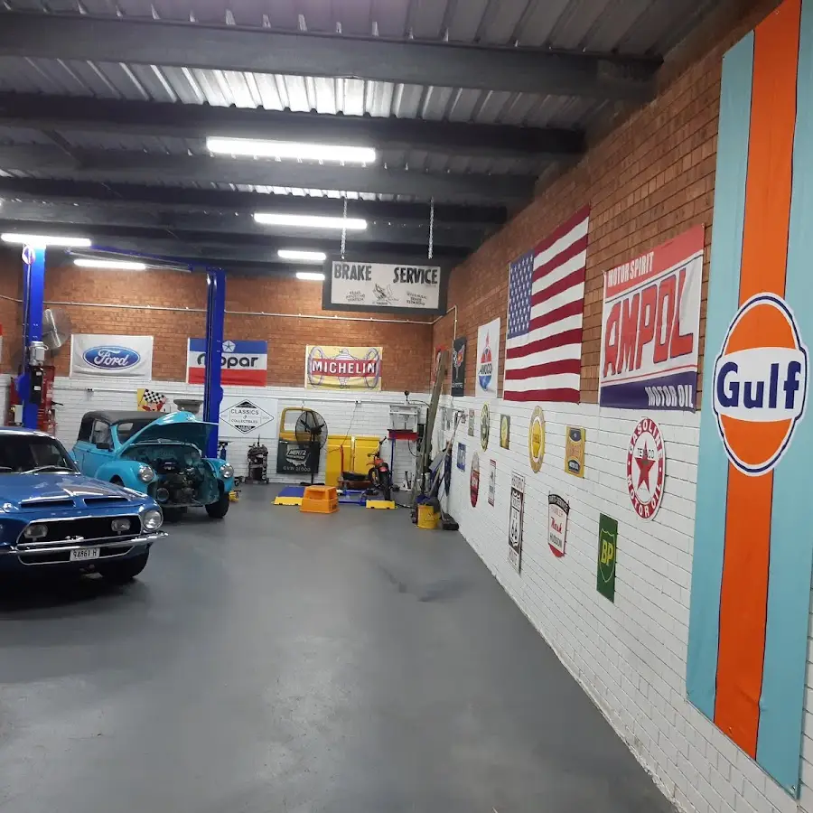 Classics &amp; Collectibles Garage