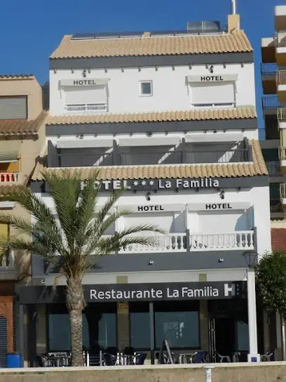 Hotel La Familia Y Restaurante El TiTi