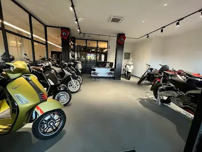 Airbenz | Rivenditore Ufficiale PIAGGIO - VESPA - APRILIA - MOTO GUZZI | Vendita Usato Plurimarche