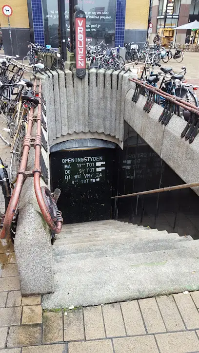 Openbaar toilet, Grote Markt