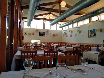 El Trasgu Fartón restaurante - sidrería del Centro Asturiano de Vitoria