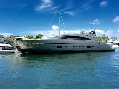 Mega Yacht Cleaning