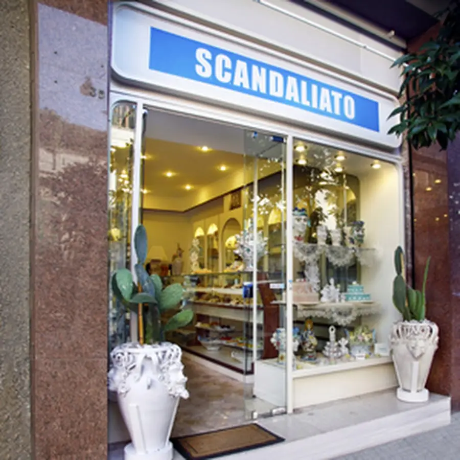 Scandaliato pasticceria