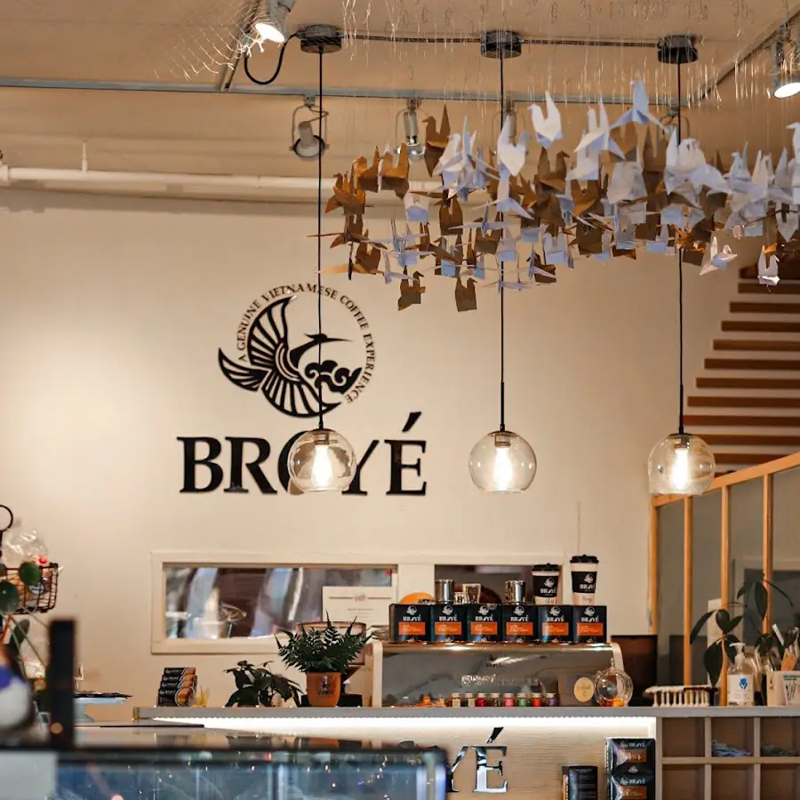 Broyé Cafe &amp; Bakery