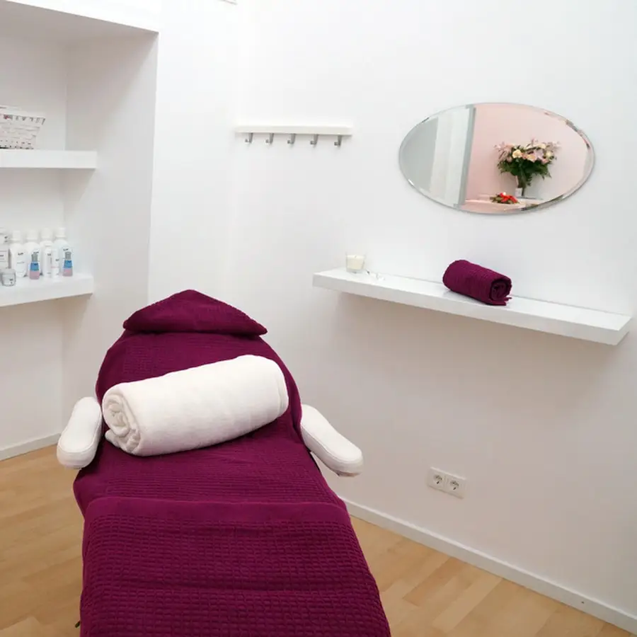 LaNaWa Kosmetik Gärtnerplatz HydraFacial München JetPeel Waxing Wimpernlifting Browlifting BBGlow Microneedling